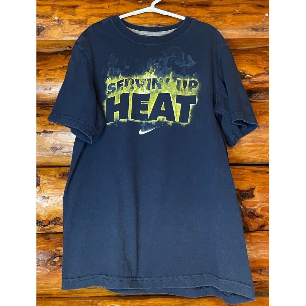 Nike T-Shirt‎ Youth Size Large